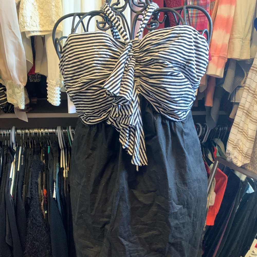 Size small maternity dress. Black and white.